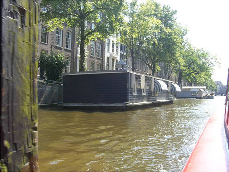 Домик на воде Амстердам, Нидерланды