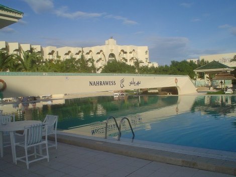 Открытый бассейн на территории отеля Хаммамет, Тунис