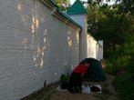 01. Наша палатка у стен Спасо-Преображенского монастыря