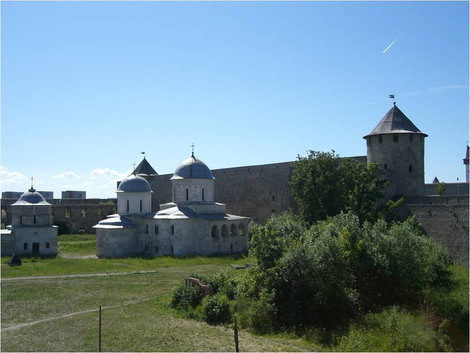 Вид на Успенский собор Ивангород, Россия
