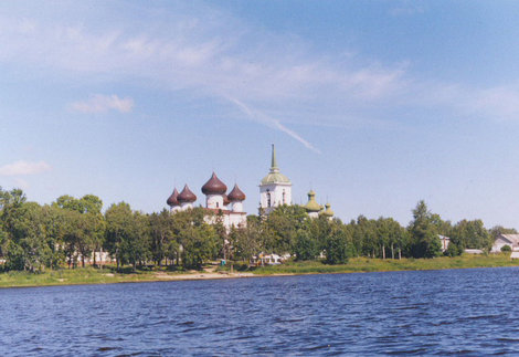 Вид на город с правого берега  Онеги. Каргополь, Россия